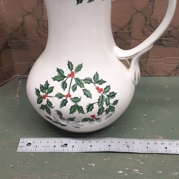 Christmas Holly and Berry bundle of pitcher and Yankee candle melter - Picture 3 of 8